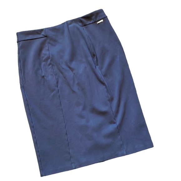 T Tahari Pull-On Pencil Skirt - Picture 1 of 8